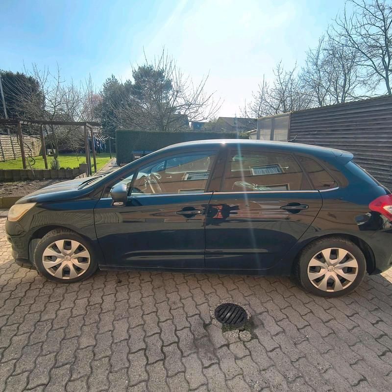 Gebraucht Citroën C4 120 PS (88 kW) 2012 Schwarz Kleinwagen