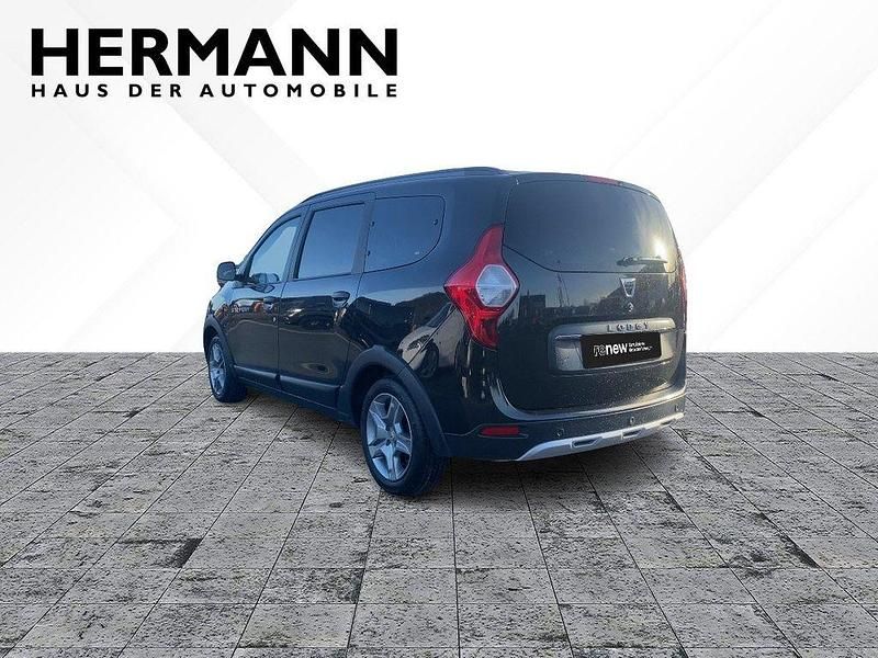Gebraucht Dacia Lodgy Stepway 131 PS (96 kW) 2020 Perlmuttschwarz (schwarz) Van / Kleinbus