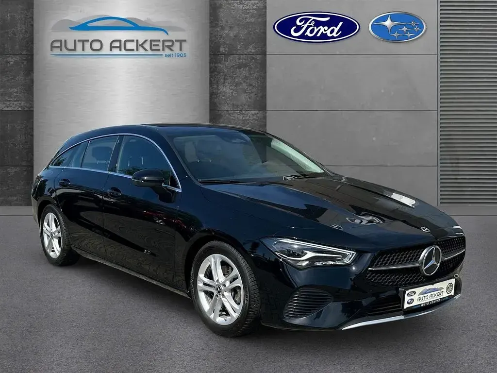 Gebraucht Mercedes CLA180 136 PS (100 kW) 2024 Schwarz Limousine
