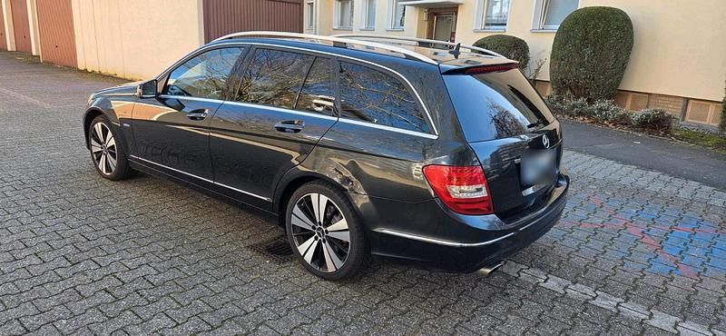 Gebraucht Mercedes C220 170 PS (125 kW) 2011 Grau Kombi