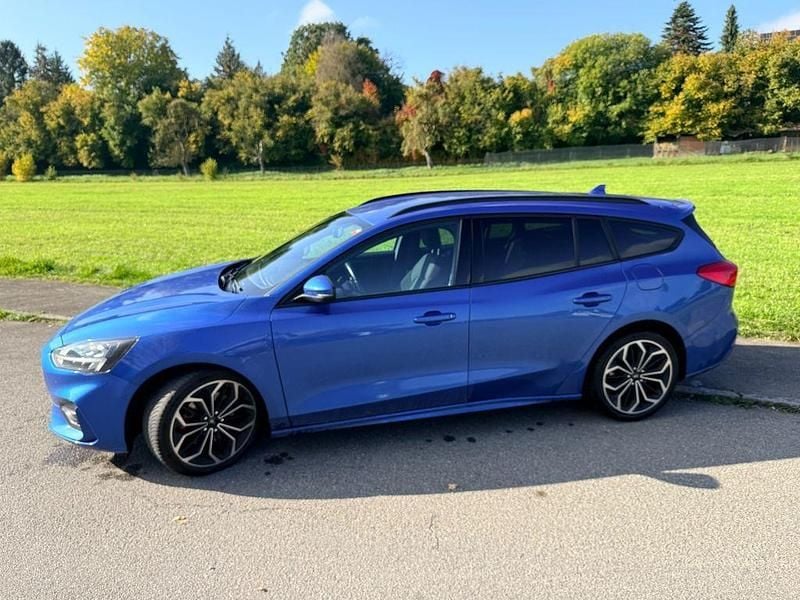 Blau Gebraucht 2019 Ford Focus ST Kombi | 16.390 € (Fairer Preis) - Bild 1/4