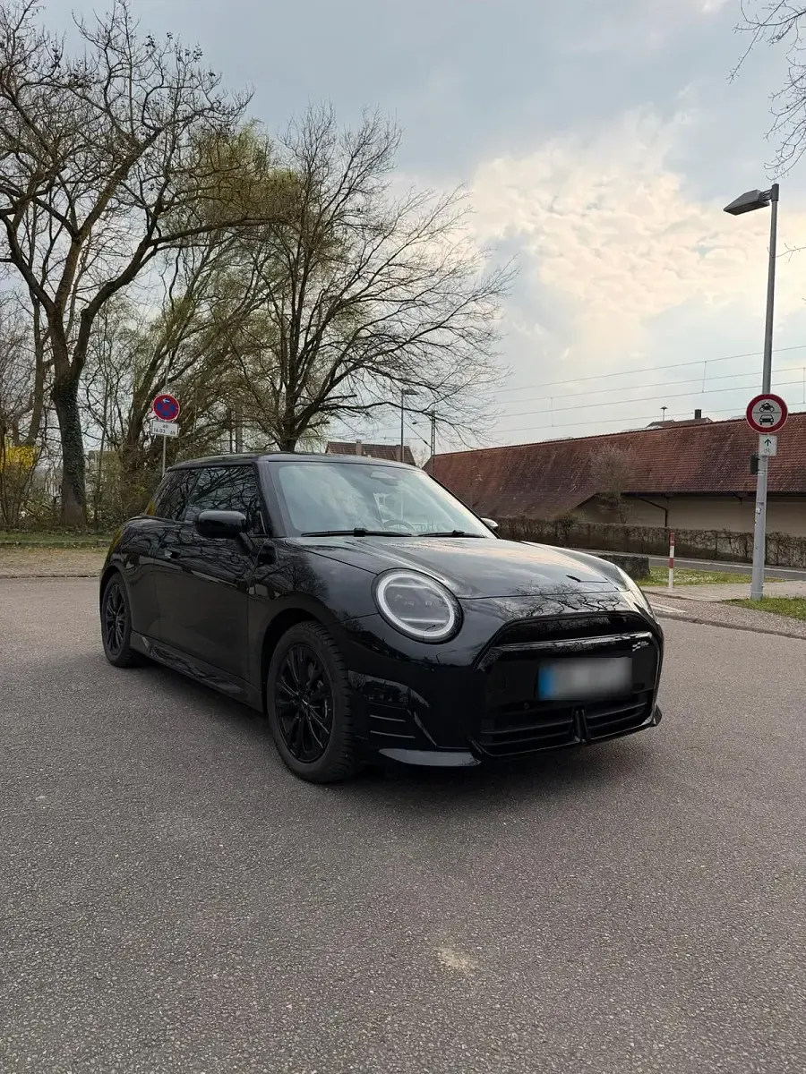 Gebraucht Mini Cooper SE 159 kW (217 PS) 2025 Schwarz Kleinwagen