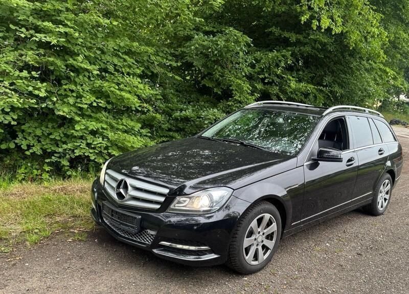 Schwarz Gebraucht 2013 Mercedes C200 Avantgarde Kombi | 7.400 € (Guter Preis) - Bild 1/4