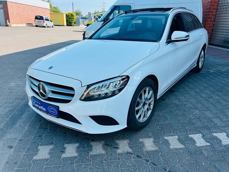 Weiß Gebraucht 2019 Mercedes C220 Kombi | 16.950 € (Guter Preis) - Bild 1/4
