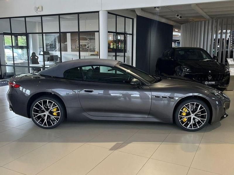Neu Maserati GranCabrio 491 PS (361 kW) 2026 Grau Cabrio