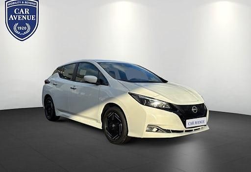 Gebraucht Nissan Leaf Acenta 110 kW (150 PS) 2023 Weiß Kleinwagen