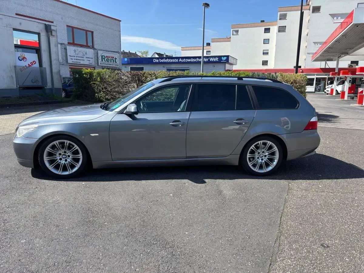 Gebraucht BMW 520 Exclusive 177 PS (130 kW) 2010 Grau Kombi