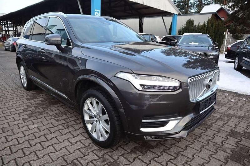 Gebraucht Volvo XC90 Plus 235 PS (172 kW) 2023 Platinum grey SUV