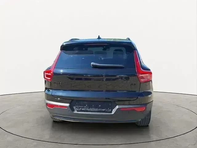 Gebraucht Volvo XC40 Plus 163 PS (119 kW) 2025 Schwarz SUV