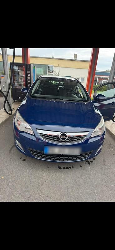 Blau Gebraucht 2012 Opel Astra Kombi | 2.199 € (Superpreis) - Bild 1/4