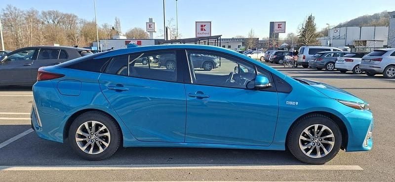 Gebraucht Toyota Prius Comfort 122 PS (89 kW) 2019 Blau Kleinwagen