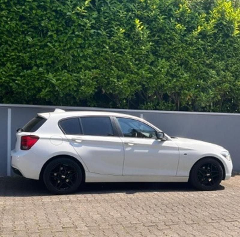 Weiß Gebraucht 2012 BMW 114 Comfort Edition Kleinwagen | 7.999 € (Teuer) - Bild 1/4