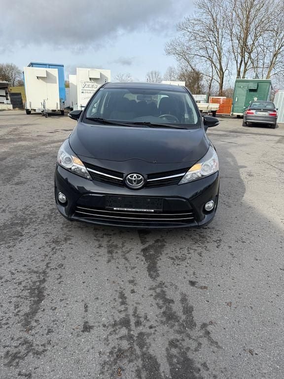 Gebraucht Toyota Verso Comfort 111 PS (81 kW) 2015 Schwarz Van / Kleinbus
