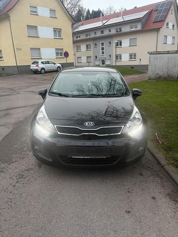 Gebraucht Kia Rio Spirit 85 PS (62 kW) 2012 Schwarz Kleinwagen