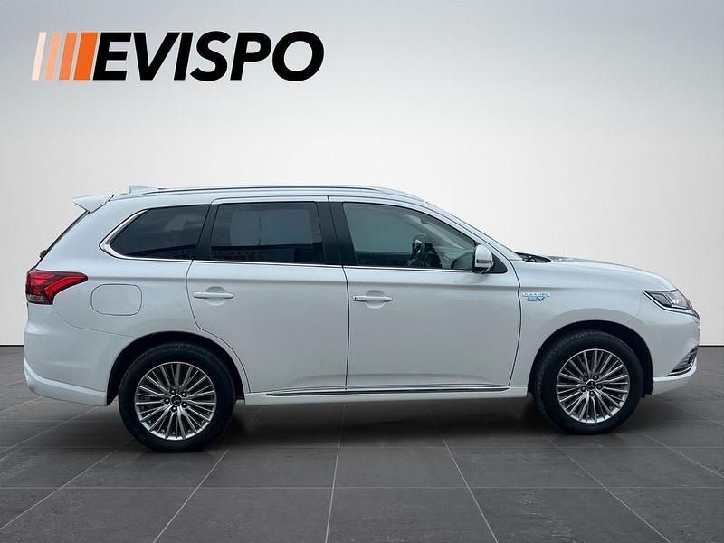 Gebraucht Mitsubishi Outlander P-HEV Plus 224 PS (164 kW) 2018 Weiß SUV
