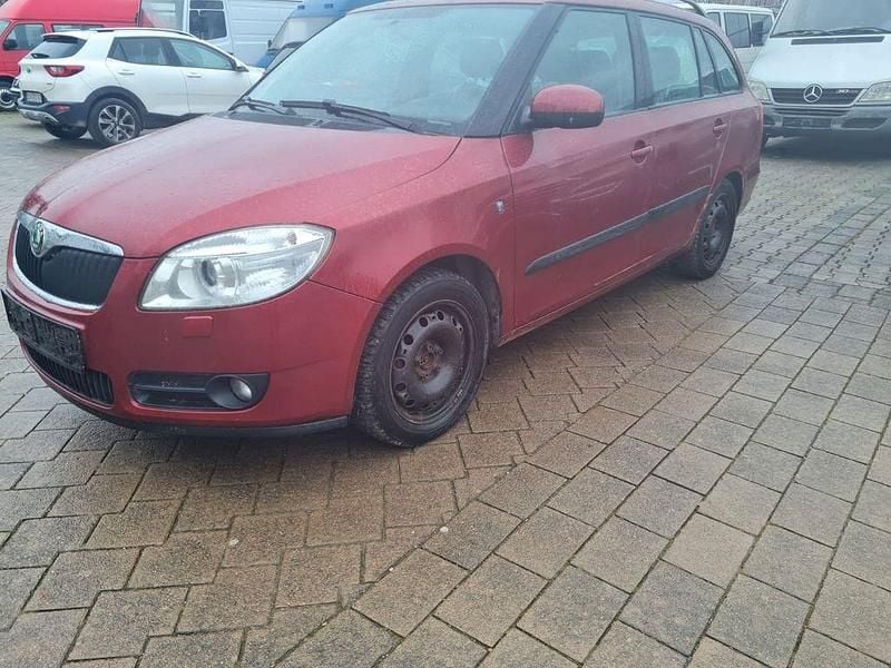Rot Gebraucht 2009 Skoda Fabia Kombi | 2.500 € (Superpreis) - Bild 1/4