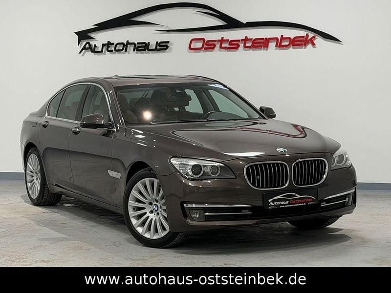 Second-hand BMW 730 258 CP (189 kW) 2014 Maro Berlinǎ
