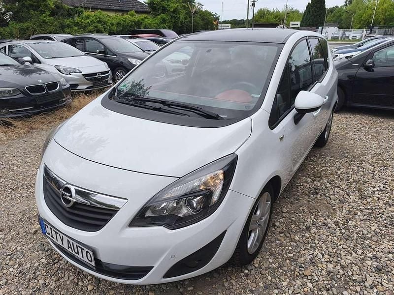 Candyweiss Gebraucht 2011 Opel Meriva Color Edition Van / Kleinbus | 3.970 € (Guter Preis) - Bild 1/4