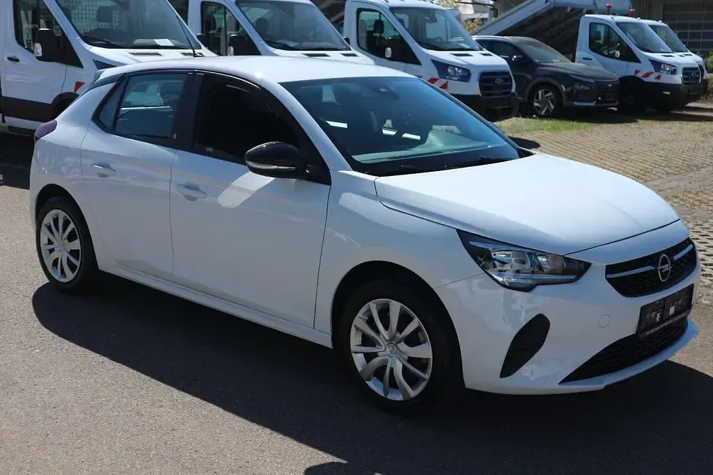 Używany Opel Corsa-e Edition 100 kW (136 KM) 2022 Biały Hatchback