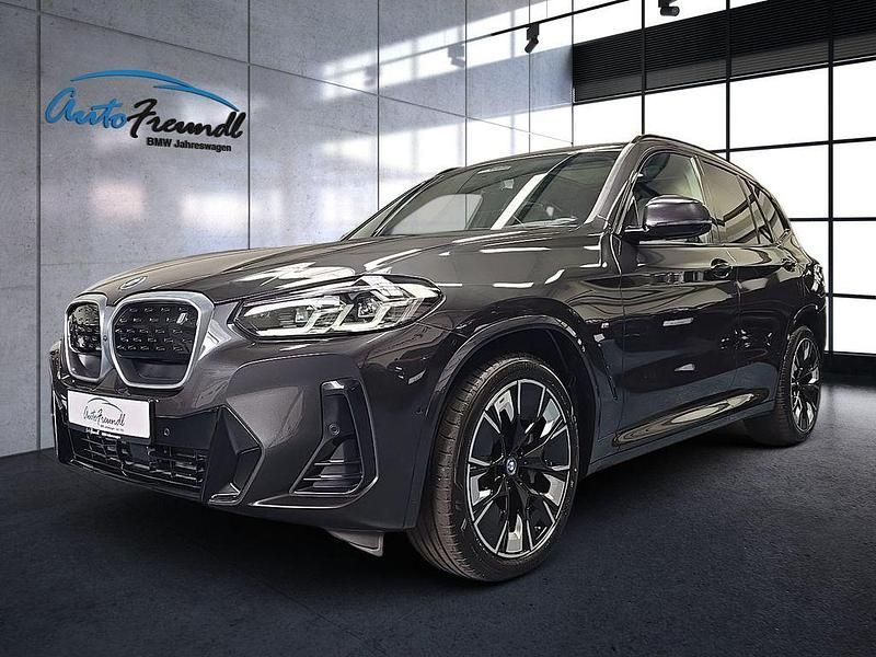 Grau Gebraucht 2023 BMW iX3 Shadowline SUV | 46.999 € (Etwas zu teuer) - Bild 1/4