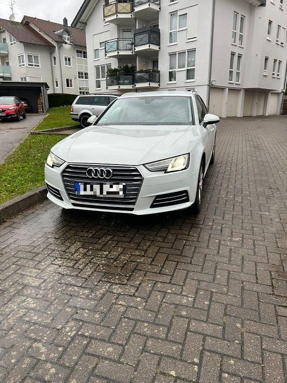 Weiß Gebraucht 2018 Audi A4 Ambiente Kombi | 17.500 € (Superpreis) - Bild 1/4