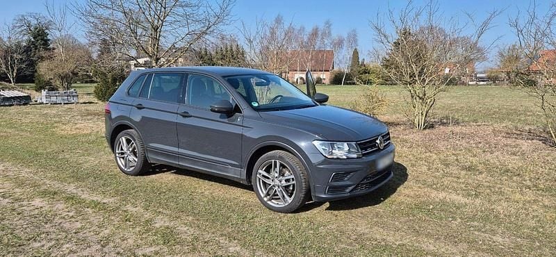 Gebraucht VW Tiguan 150 PS (110 kW) 2017 Grau SUV