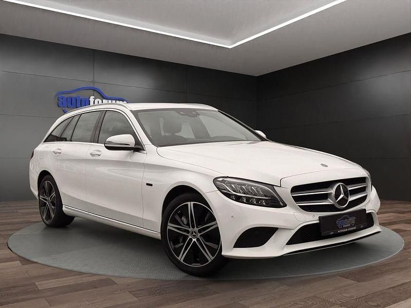 Gebraucht Mercedes C300e Avantgarde 306 PS (225 kW) 2020 Weiß Kombi