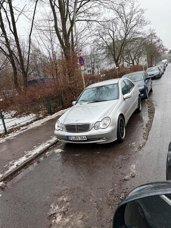 Gebraucht Mercedes C320 318 PS (233 kW) 2001 Silber Limousine