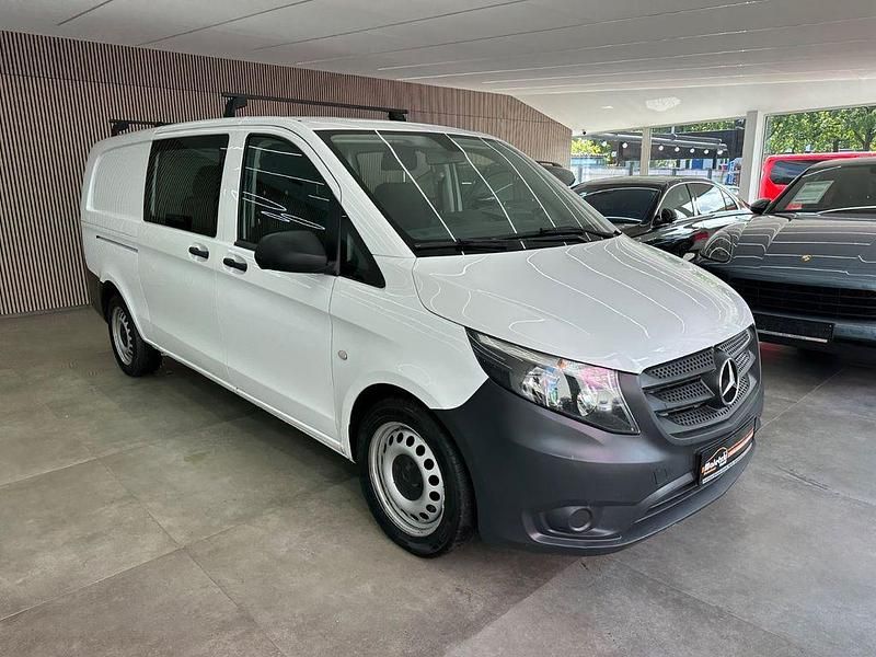 Weiß Gebraucht 2017 Mercedes Vito Van | 17.950 € (Teuer) - Bild 1/4
