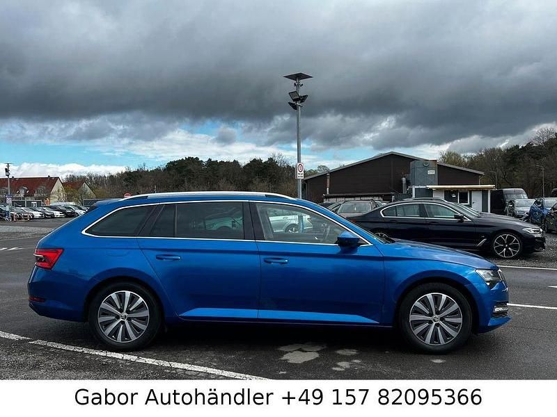 Gebraucht Skoda Superb Style 200 PS (147 kW) 2022 Blau Kombi