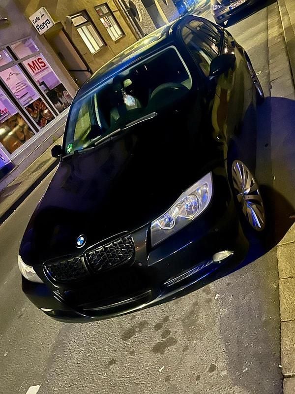 Schwarz Gebraucht 2006 BMW 320 Limousine | 2.400 € (Superpreis) - Bild 1/4