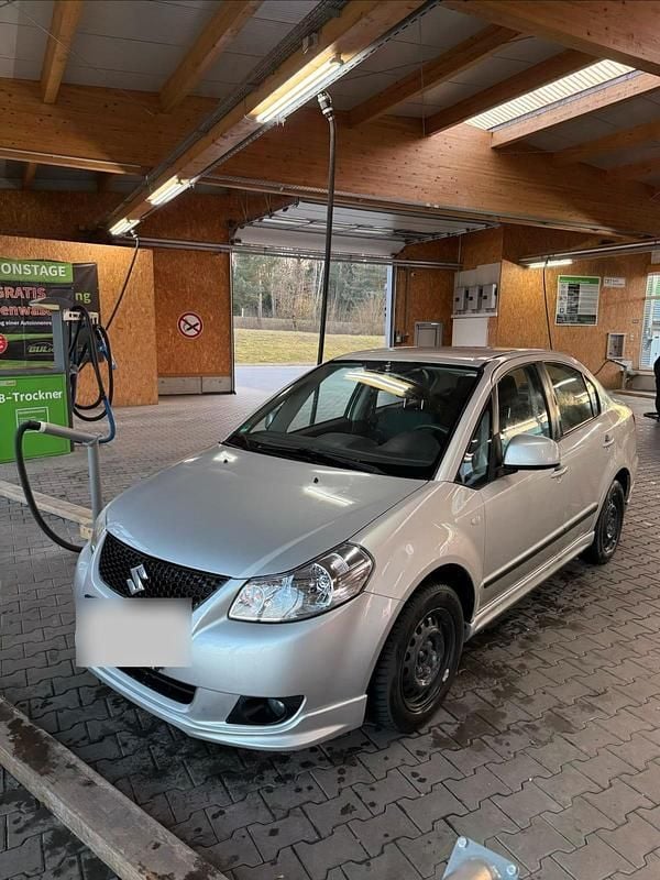 Gebraucht Suzuki SX4 107 PS (78 kW) 2009 Grau Limousine