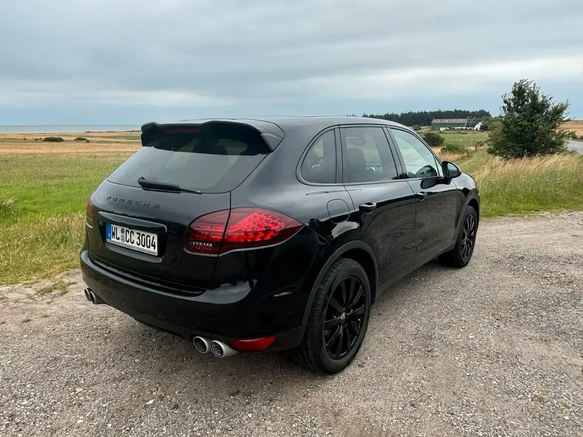 Gebraucht Porsche Cayenne 245 PS (180 kW) 2011 Schwarz SUV