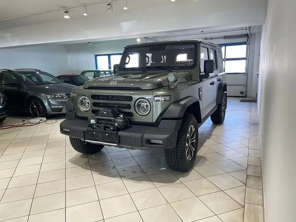 Neu BAW 212 166 PS (122 kW) 2026 Grün SUV