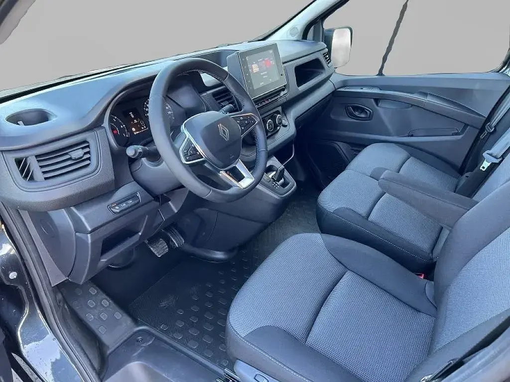 Second-hand Renault Trafic 150 CP (110 kW) 2025 Gri Monovolum