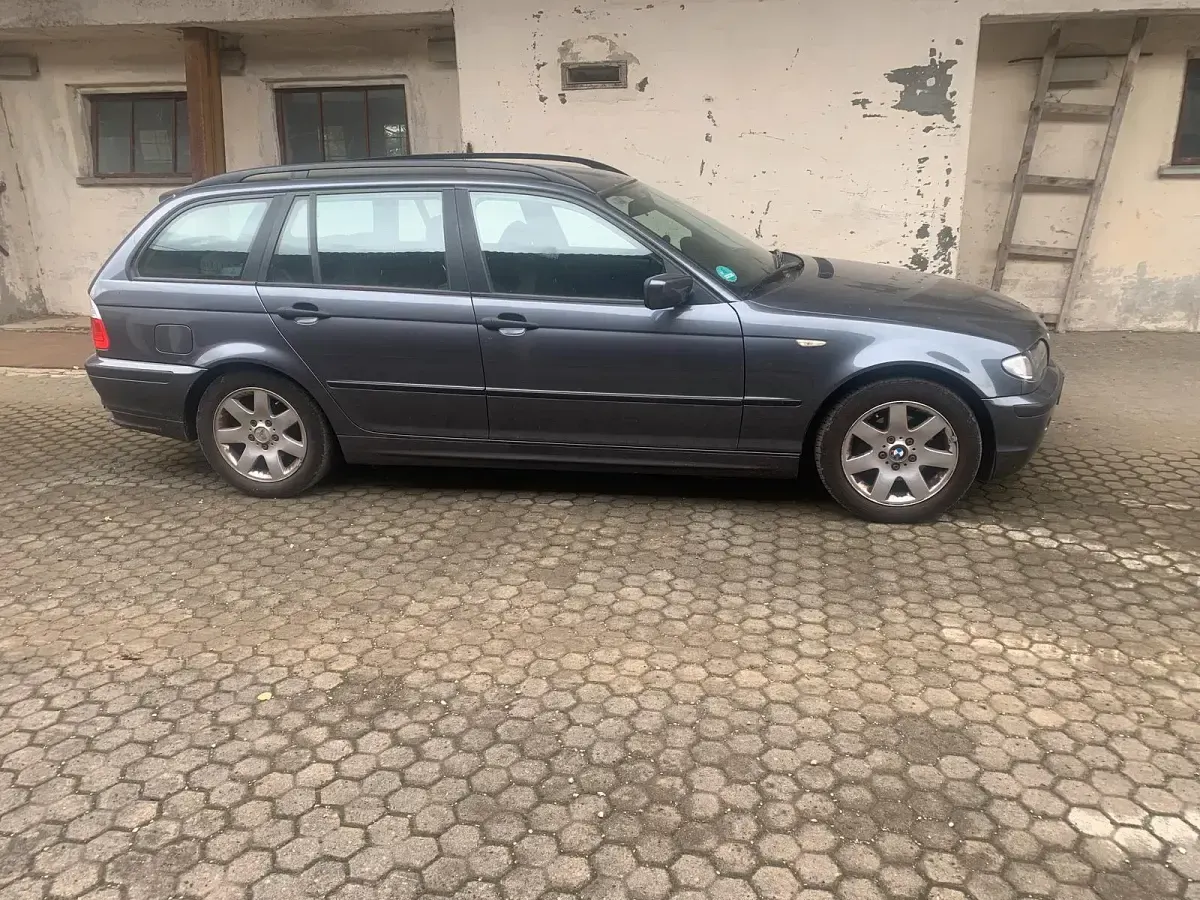 Gebraucht BMW 318 143 PS (105 kW) 2004 Grau Kombi