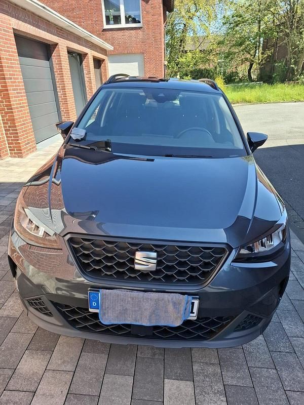 Grau Gebraucht 2023 Seat Arona Style SUV | 15.700 € (Fairer Preis) - Bild 1/4