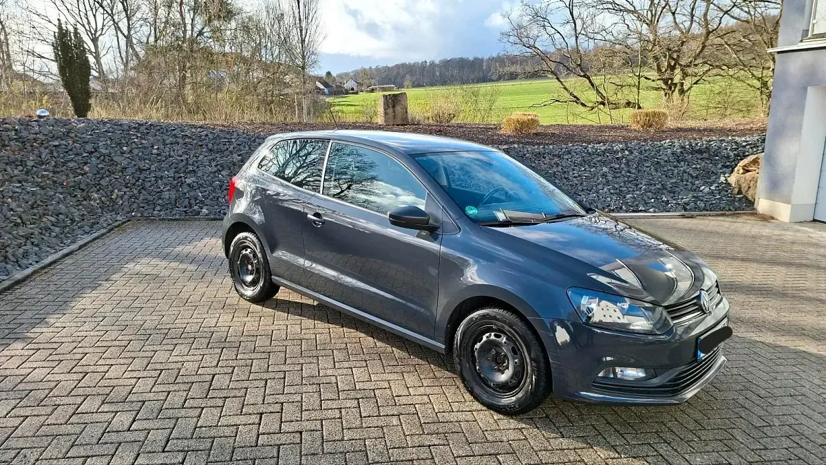 Gebraucht VW Polo 60 PS (44 kW) 2014 Grau Kleinwagen