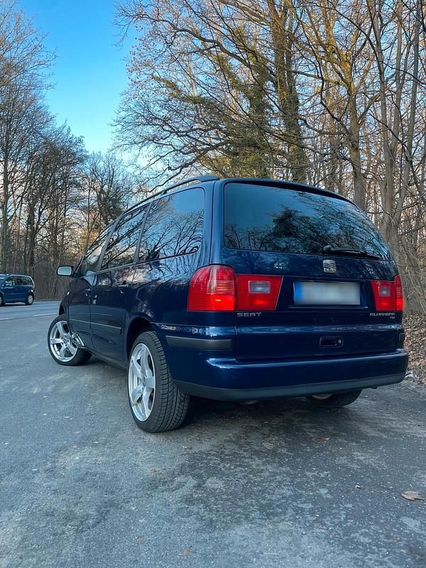 Używany Seat Alhambra 131 KM (96 kW) 2004 Niebieski Minivan