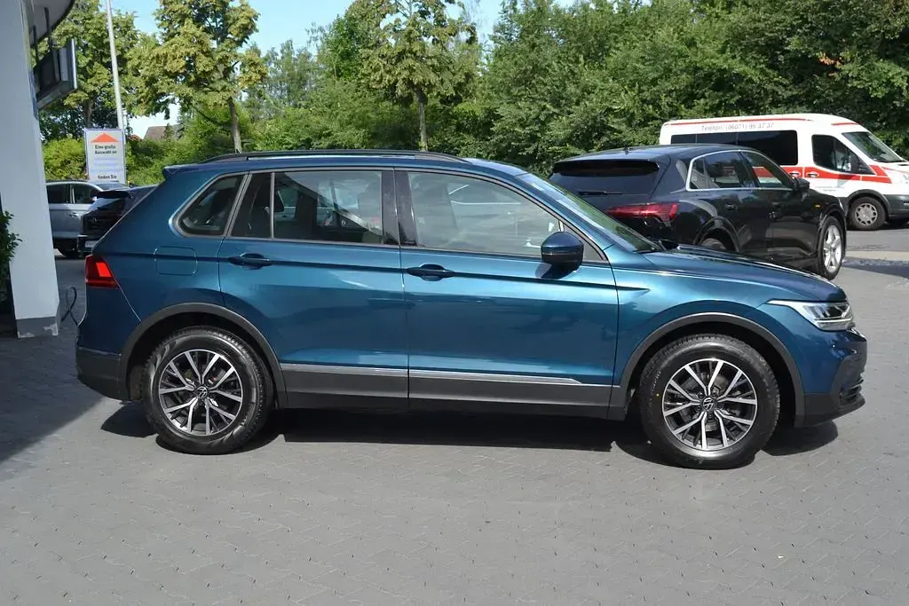 Gebraucht VW Tiguan Life 150 PS (110 kW) 2022 Blau SUV