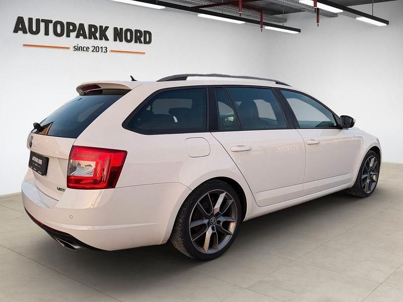 Gebraucht Skoda Octavia vRS 220 PS (161 kW) 2014 Candyweiss Kleinwagen