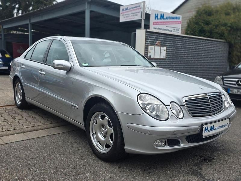 Gebraucht Mercedes E240 Classic 177 PS (130 kW) 2002 Silber Limousine