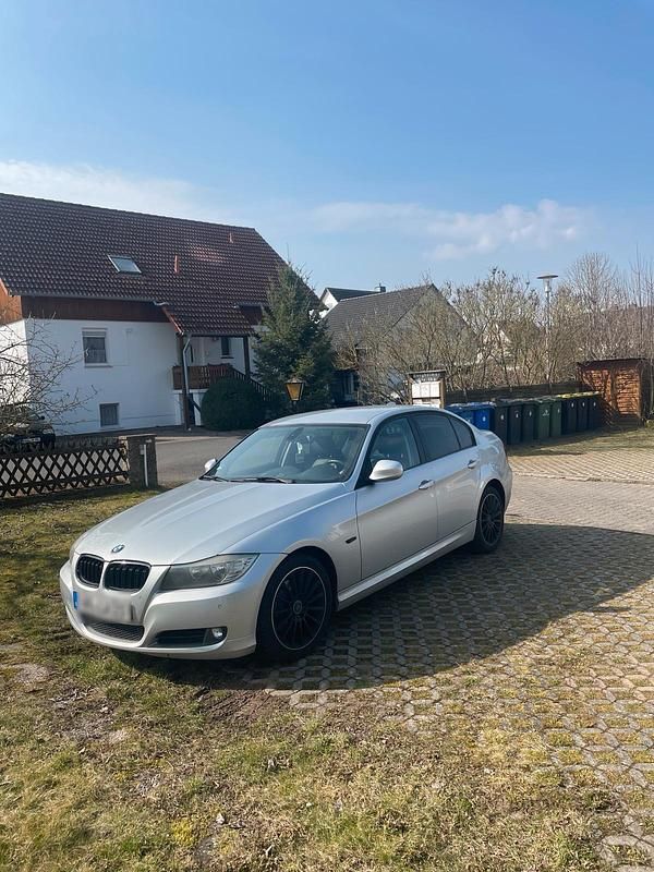 Gebraucht BMW 316 2011 Silber Limousine