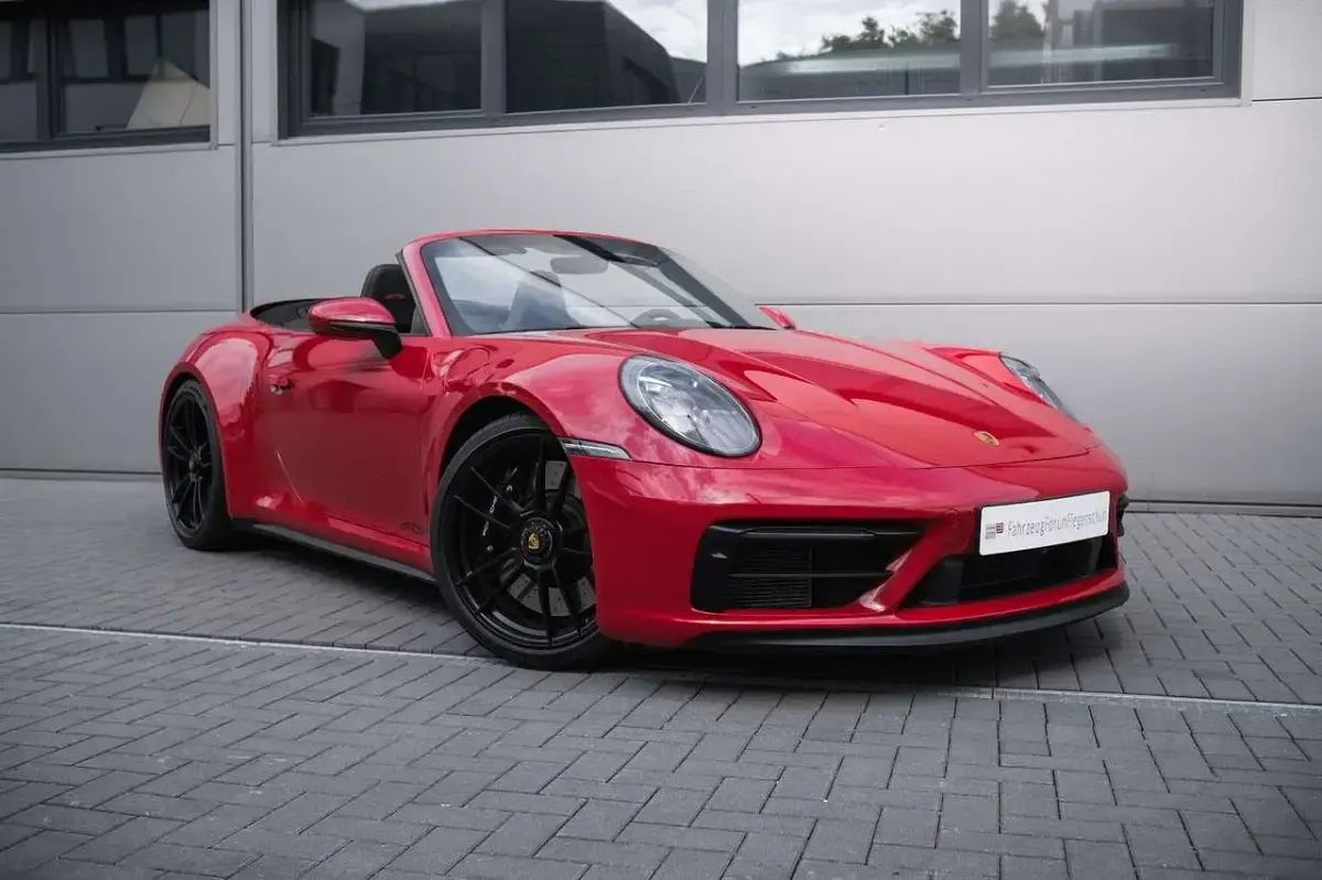 Gebraucht Porsche 992 480 PS (353 kW) 2022 Karminrot Cabrio