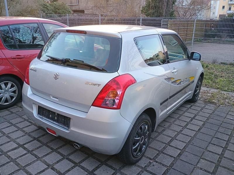 Gebraucht Suzuki Swift 92 PS (67 kW) 2008 Silber Kleinwagen