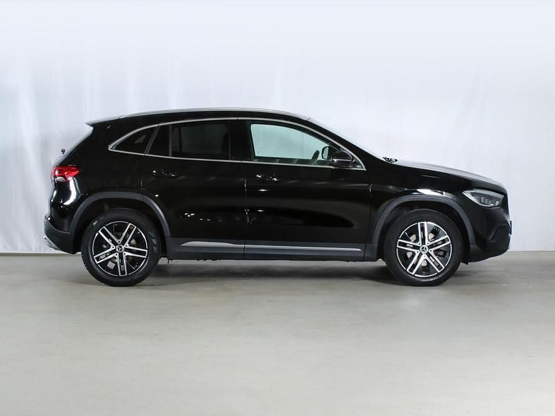 Gebraucht Mercedes GLA200 150 PS (110 kW) 2023 Schwarz SUV