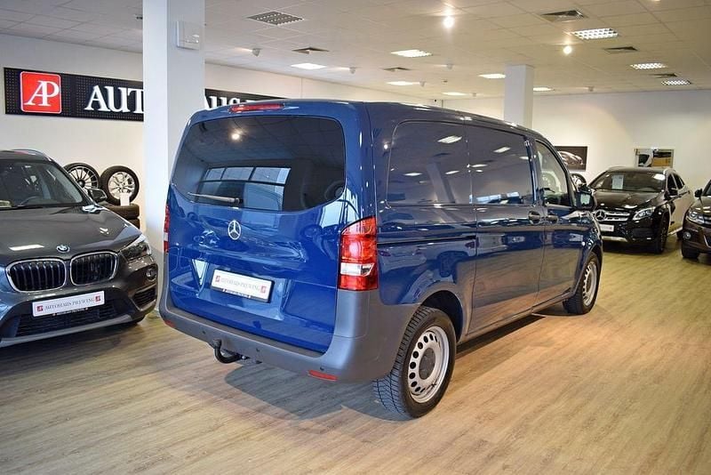 Gebraucht Mercedes Vito 190 PS (139 kW) 2019 Blau Van