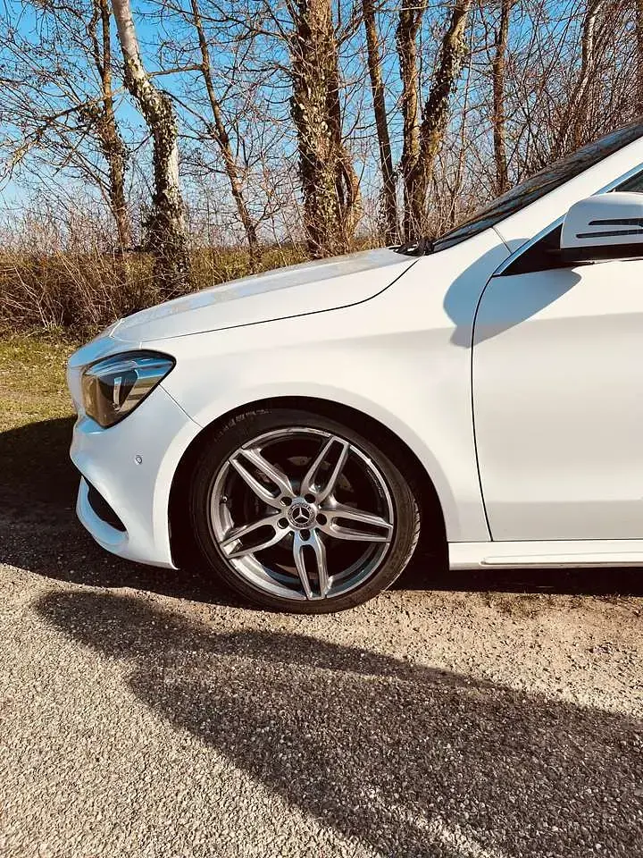 Gebraucht Mercedes CLA200 156 PS (114 kW) 2018 Weiß Kombi