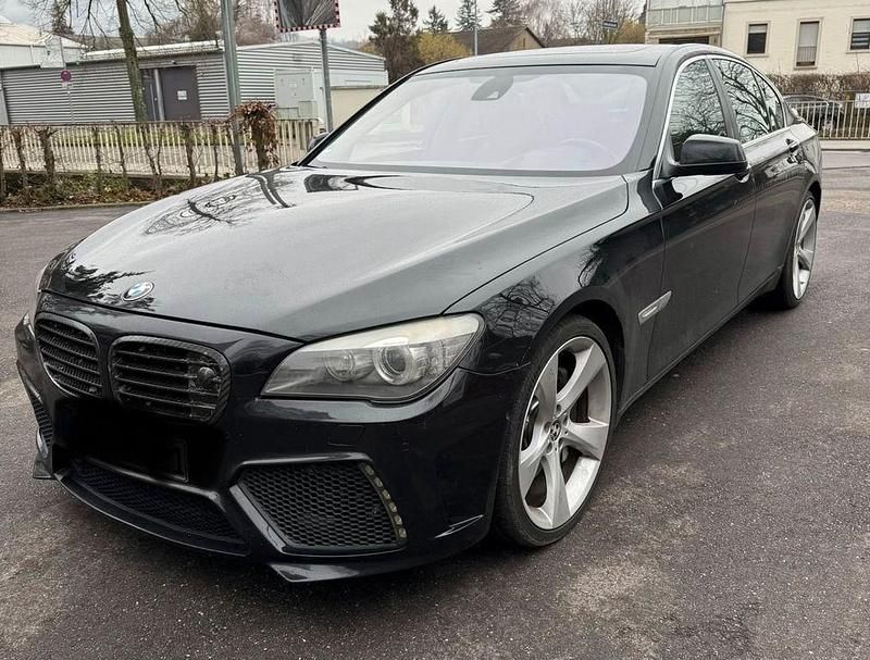 Second-hand BMW 750 408 CP (300 kW) 2008 Negru Berlinǎ