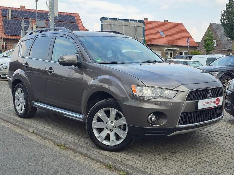 Braun Gebraucht 2011 Mitsubishi Outlander SUV | 6.490 € (Fairer Preis) - Bild 1/4